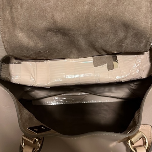 Chloé Baylee Tote Bag
In Grey & Cream - Picture 7 of 10